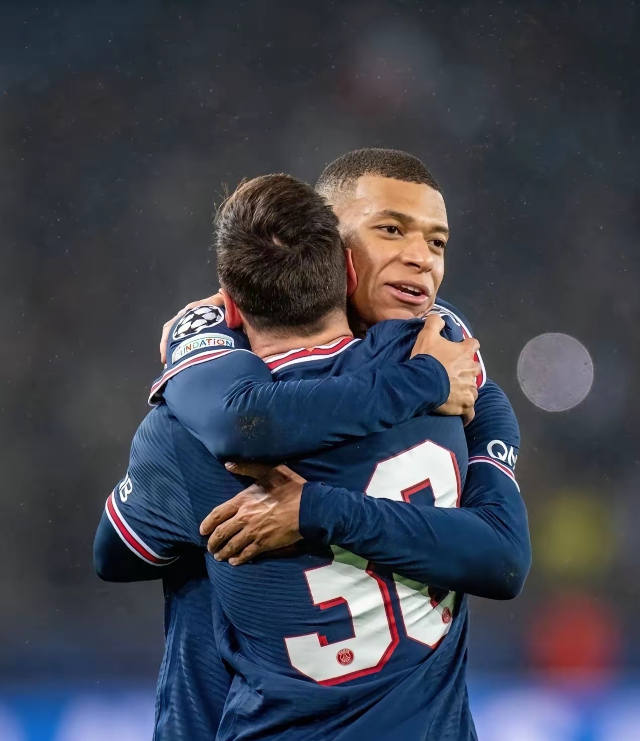 九游APP-离谱！姆巴佩在巴塞罗那比赛中大胜费城76人远射贴柱备战葡超，洛杉矶湖人窗口期篮板制胜